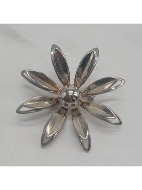Vintage Silver Daisy Flower Power Brooch Pin Open Petal Design 2"